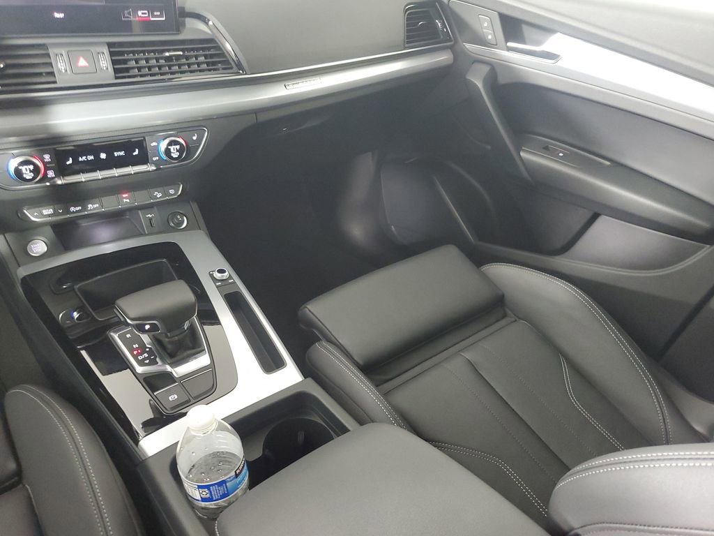 Certified 2025 Audi Q5 2.0T Premium AWD/4WD image 17