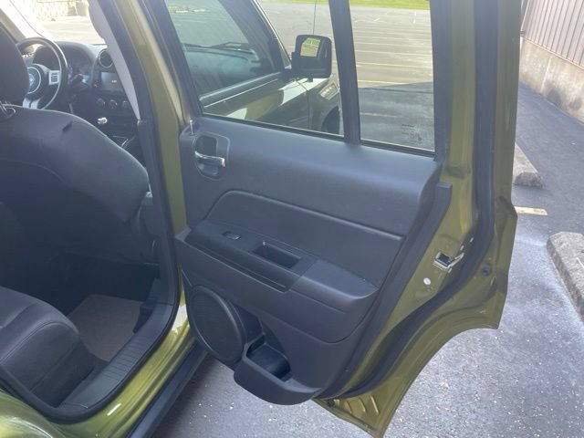 Used 2012 Jeep Patriot Latitude w/ Sun/Sound Group FWD image 44