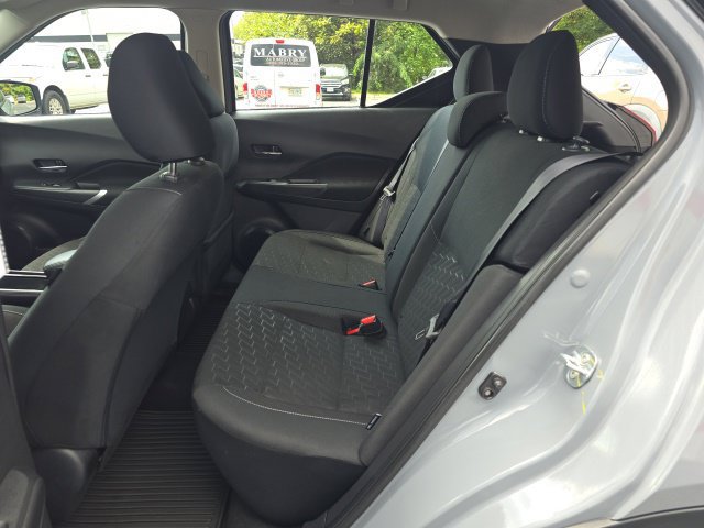 Used 2024 Nissan Kicks SV FWD image 14