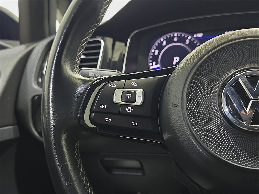 Used 2019 Volkswagen Golf R 4-Door image 19