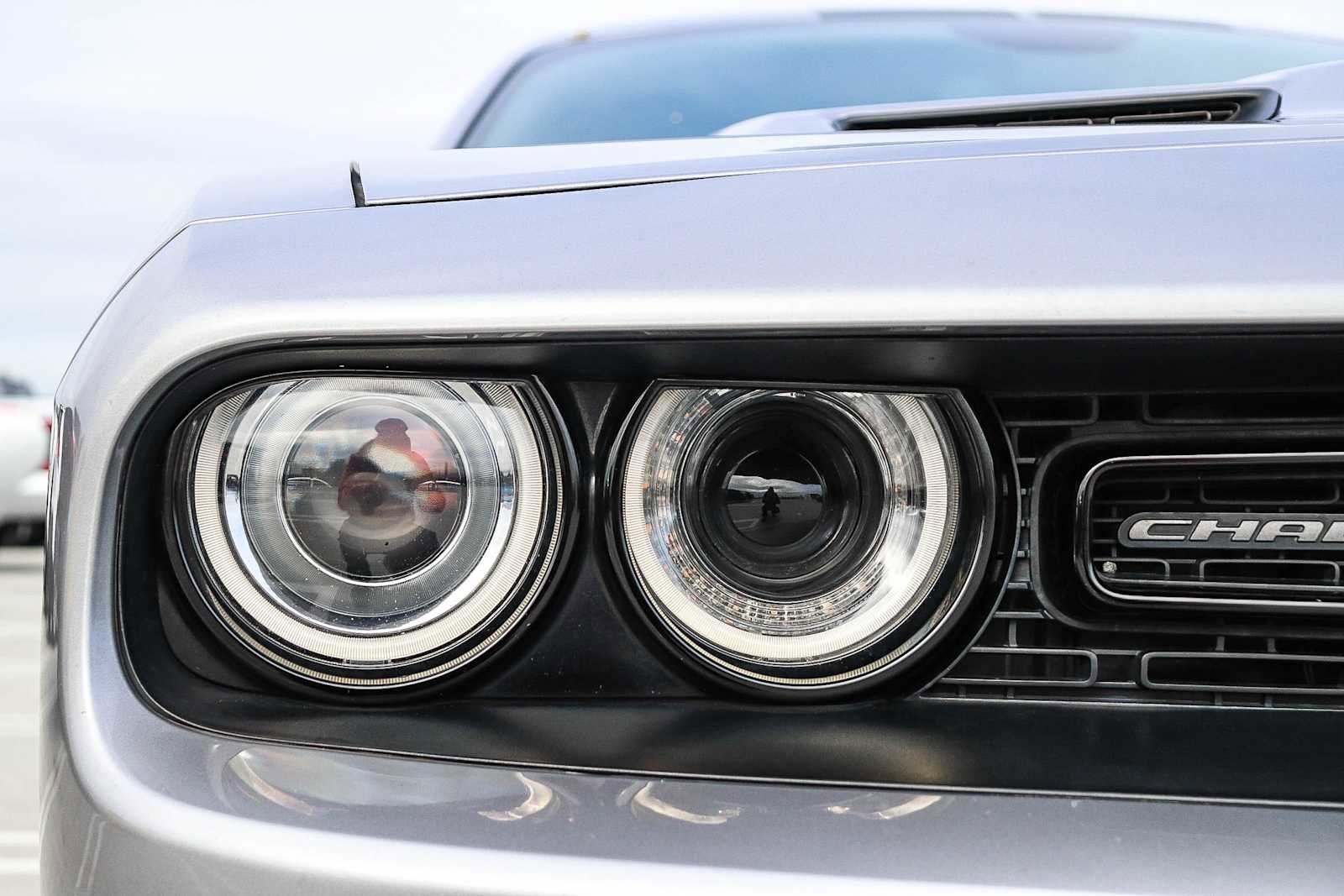 Used 2017 Dodge Challenger SXT w/ Blacktop Package image 9