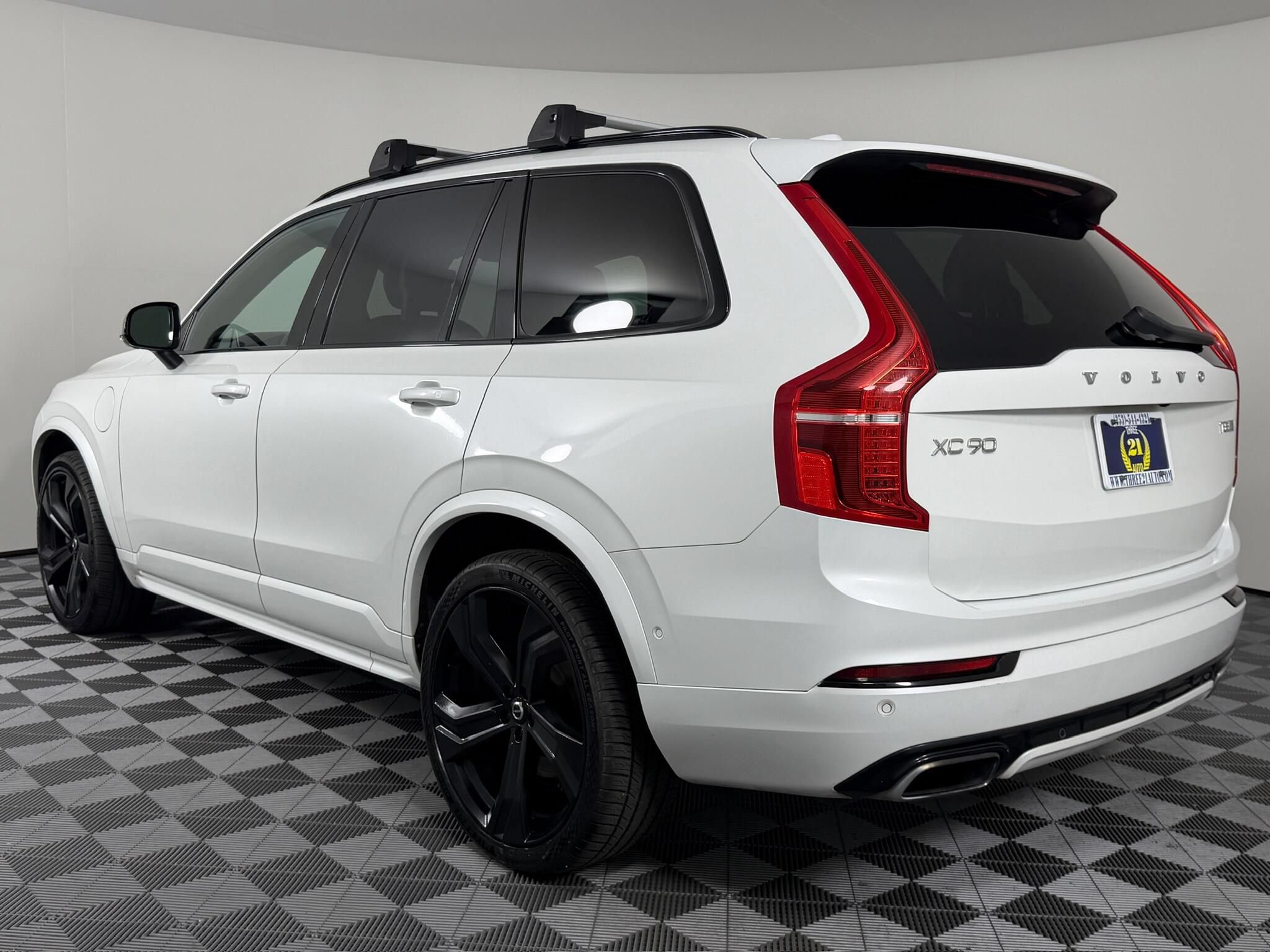 Used 2020 Volvo XC90 T8 R-Design w/ Protection Package AWD/4WD image 12