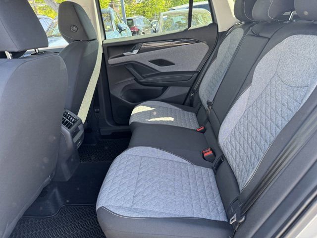 Used 2025 Volkswagen Tiguan S AWD/4WD image 35