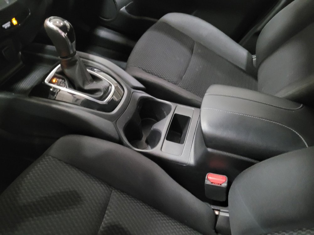 Used 2018 Nissan Rogue Sport S image 26