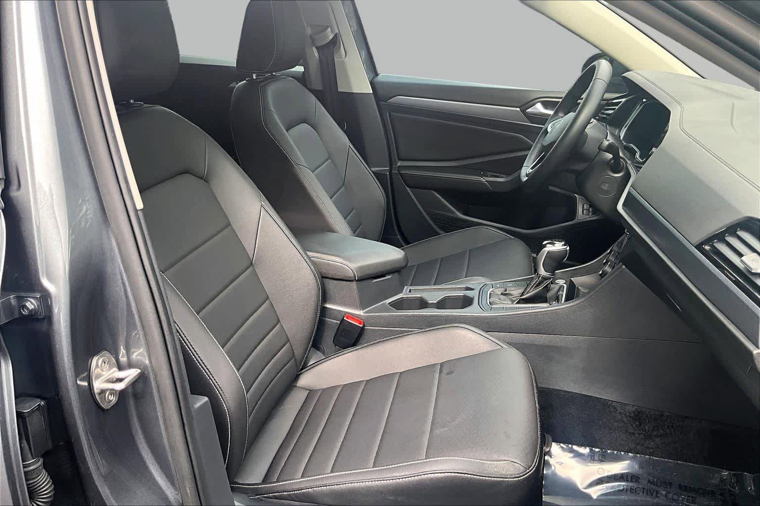 Used 2023 Volkswagen Jetta SE w/ Panoramic Sunroof Package FWD image 8