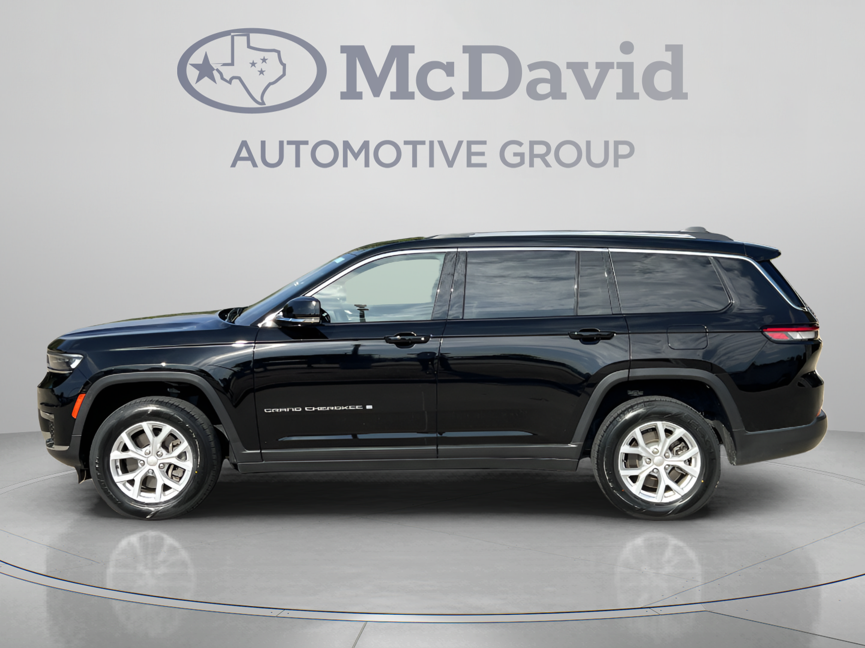 Used 2023 Jeep Grand Cherokee L Limited AWD/4WD image 4