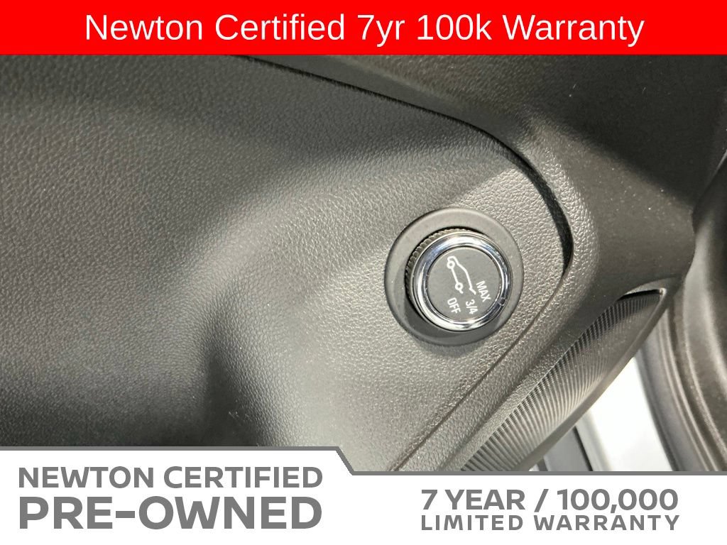 Used 2023 Chevrolet TrailBlazer RS w/ Sun and Liftgate Package FWD image 11