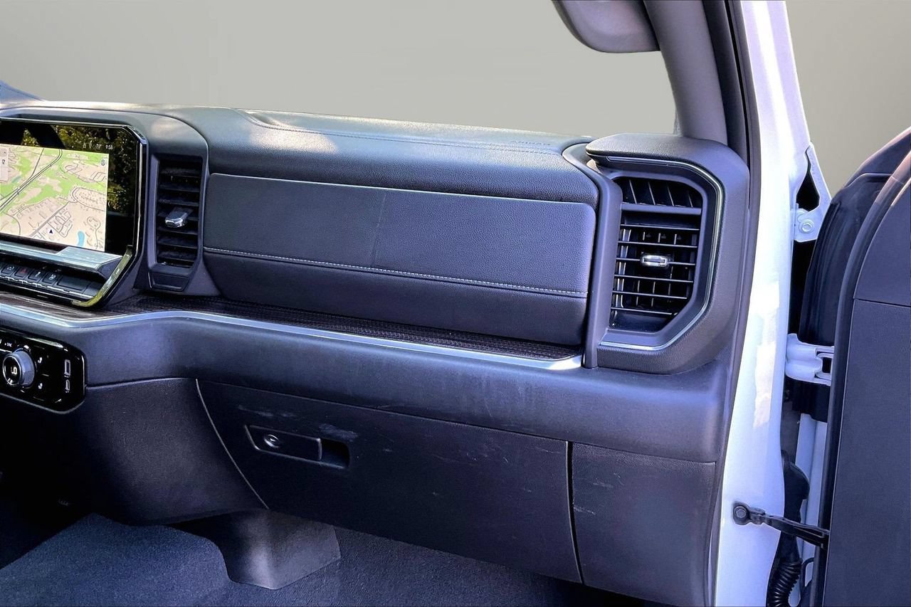 Used 2025 Chevrolet Silverado 2500 LT w/ Convenience Package AWD/4WD image 19