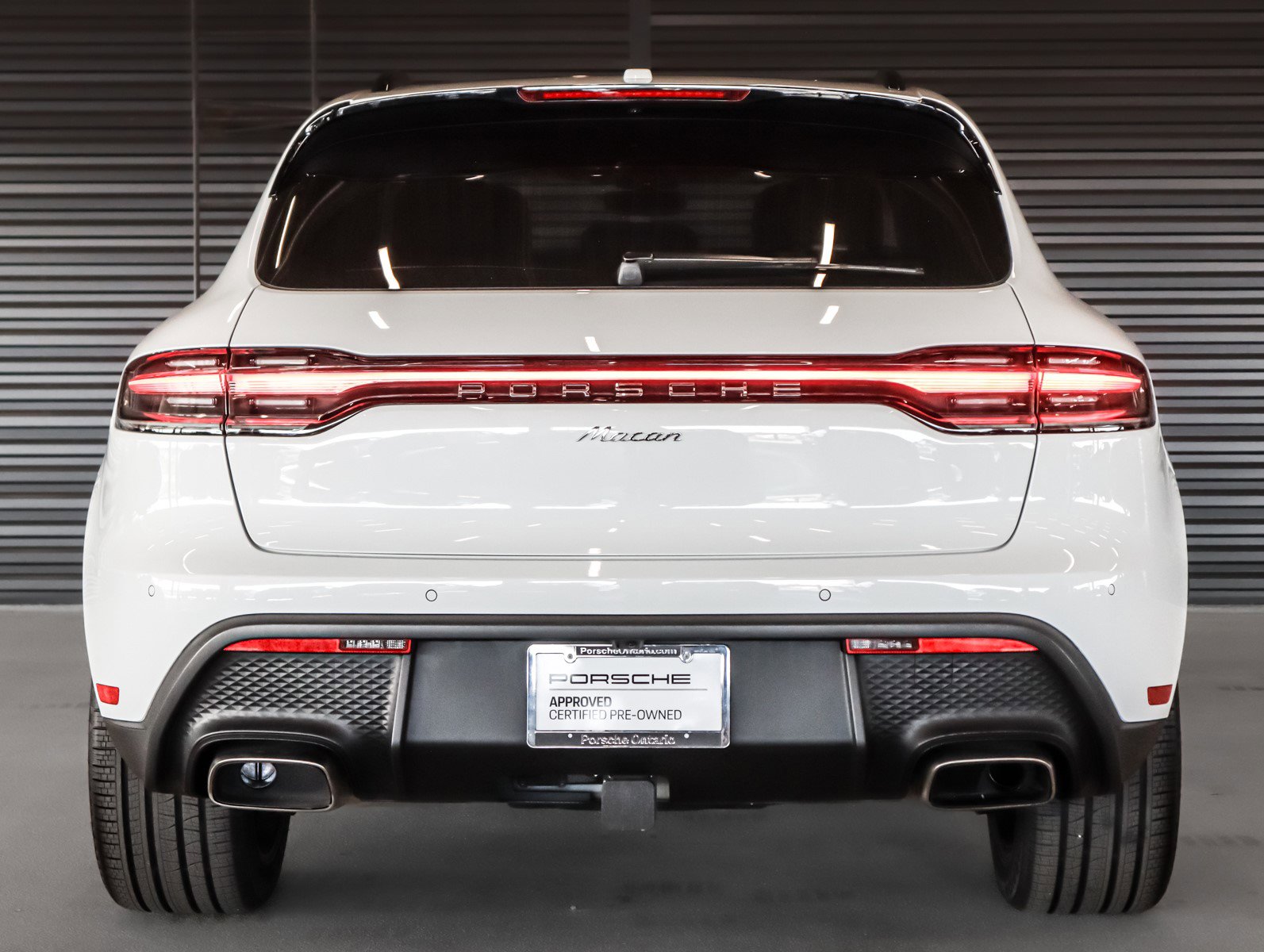 Used 2025 Porsche Macan image 9