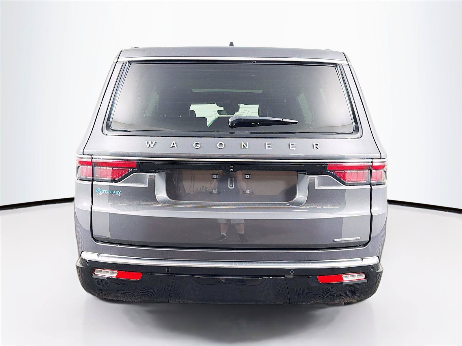 Used 2024 Jeep Wagoneer Series III w/ Premium Group I AWD/4WD image 10