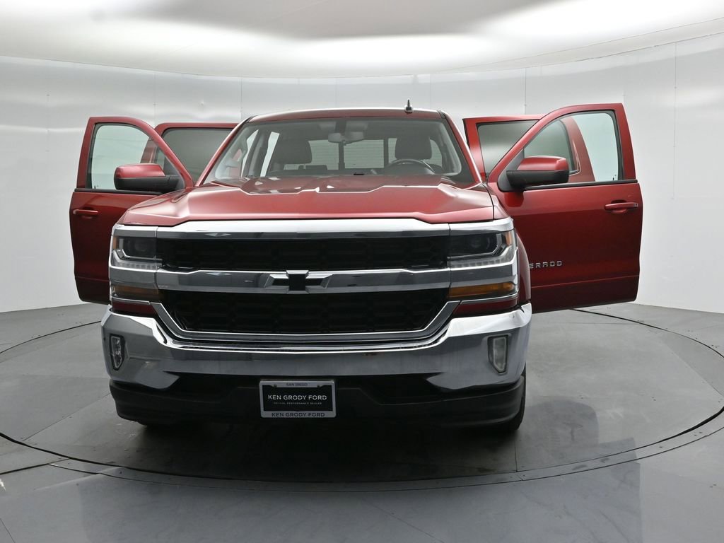 Used 2018 Chevrolet Silverado 1500 LT w/ All Star Edition image 28