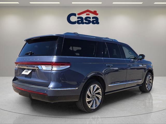 Used 2022 Lincoln Navigator L Reserve image 3