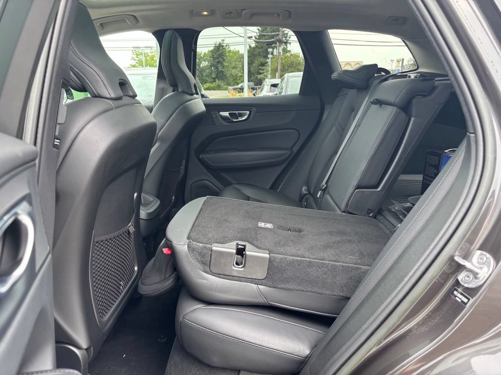 Used 2023 Volvo XC60 B5 Plus w/ Climate Package AWD/4WD image 22