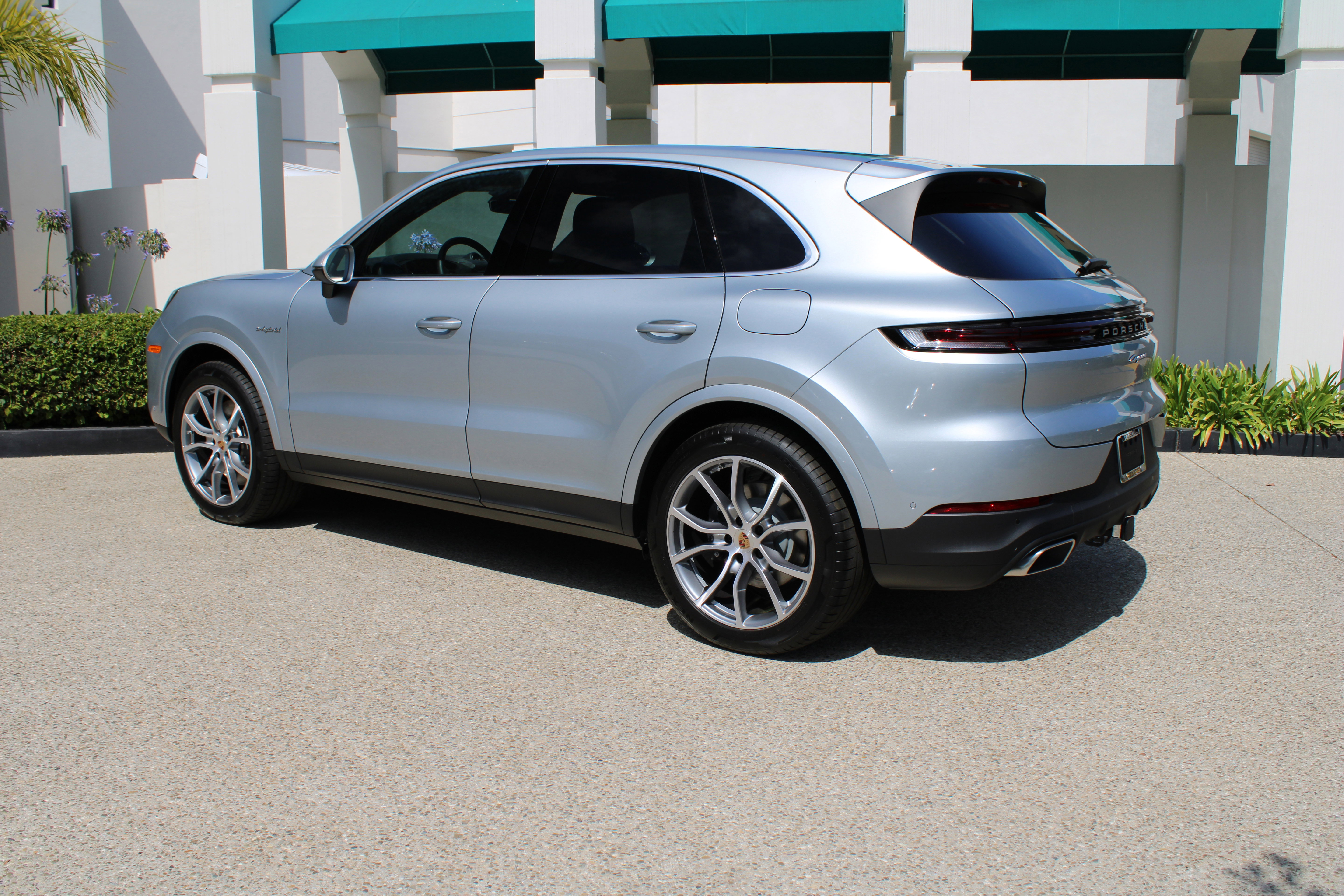 New 2025 Porsche Cayenne E-Hybrid image 3