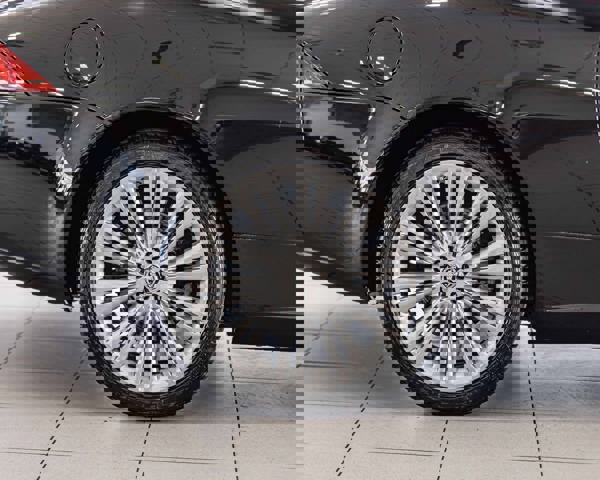 Used 2011 Jaguar XK Convertible image 13