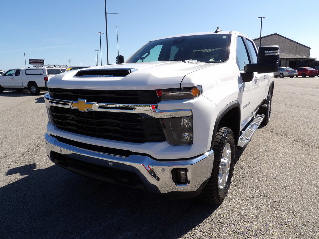Used 2025 Chevrolet Silverado 3500 LT w/ Safety Package AWD/4WD image 62