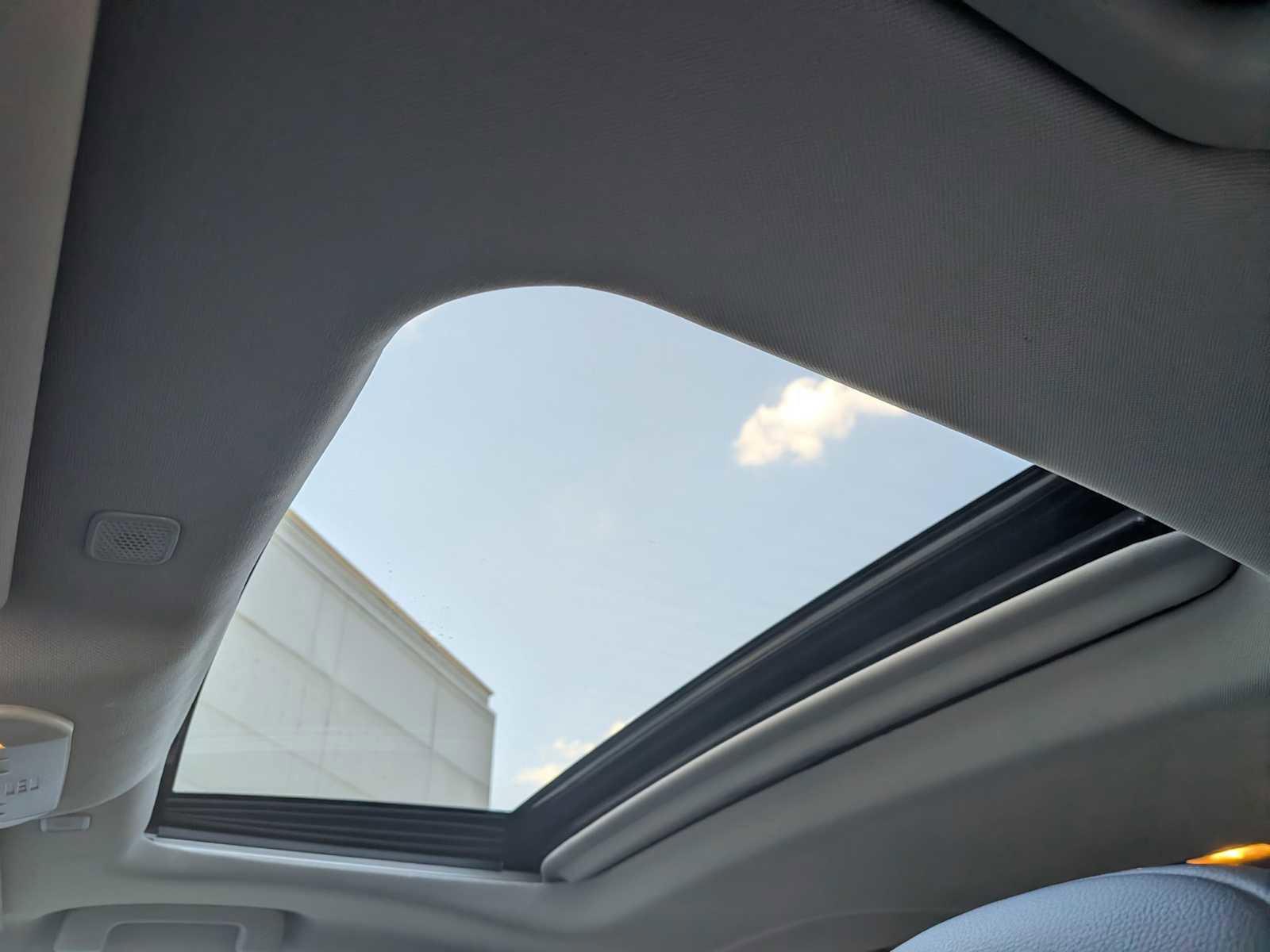 Used 2023 Toyota Highlander XLE AWD/4WD image 17