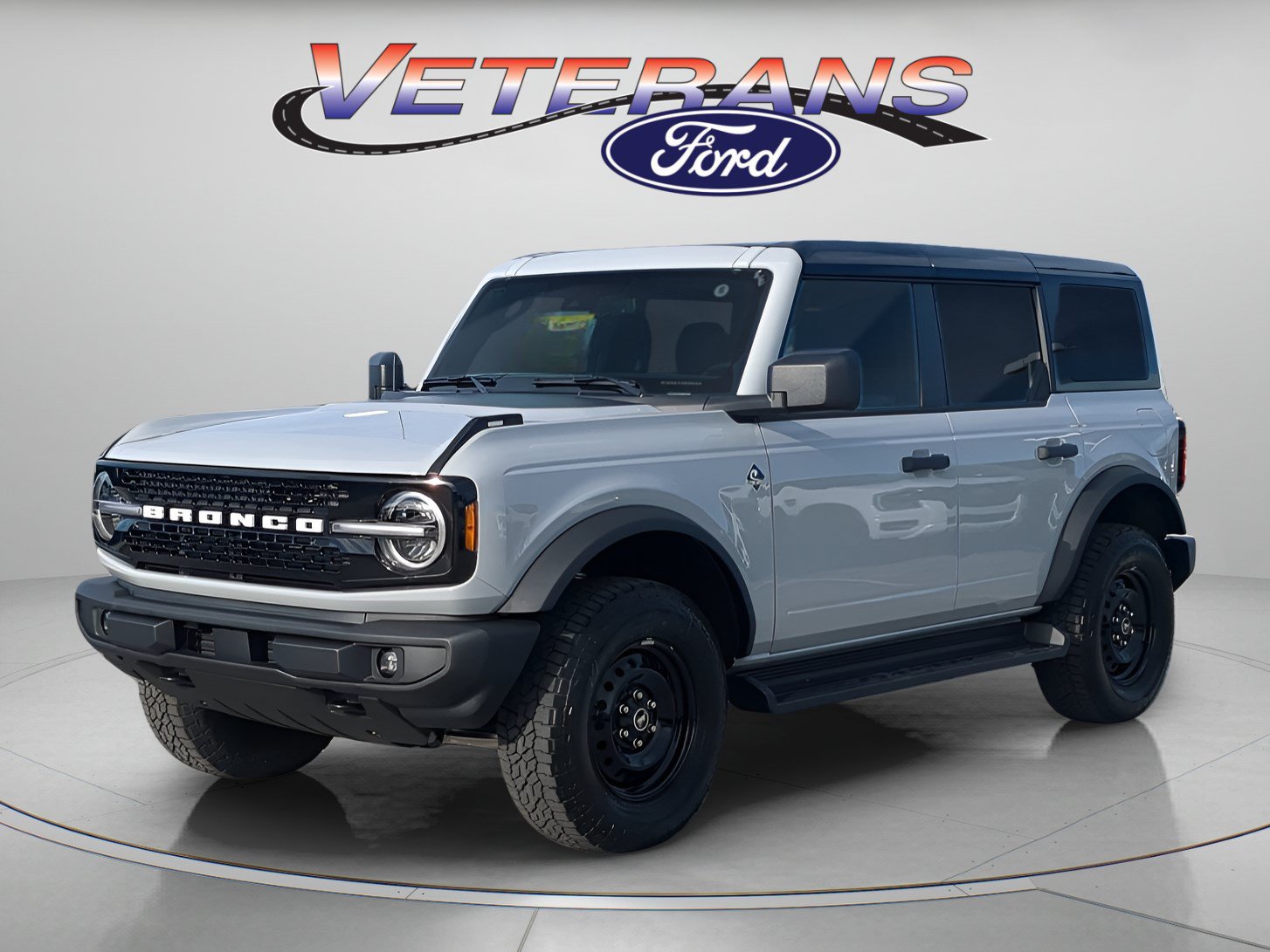 New 2026 Ford Bronco Outer Banks w/ Black Appearance Package