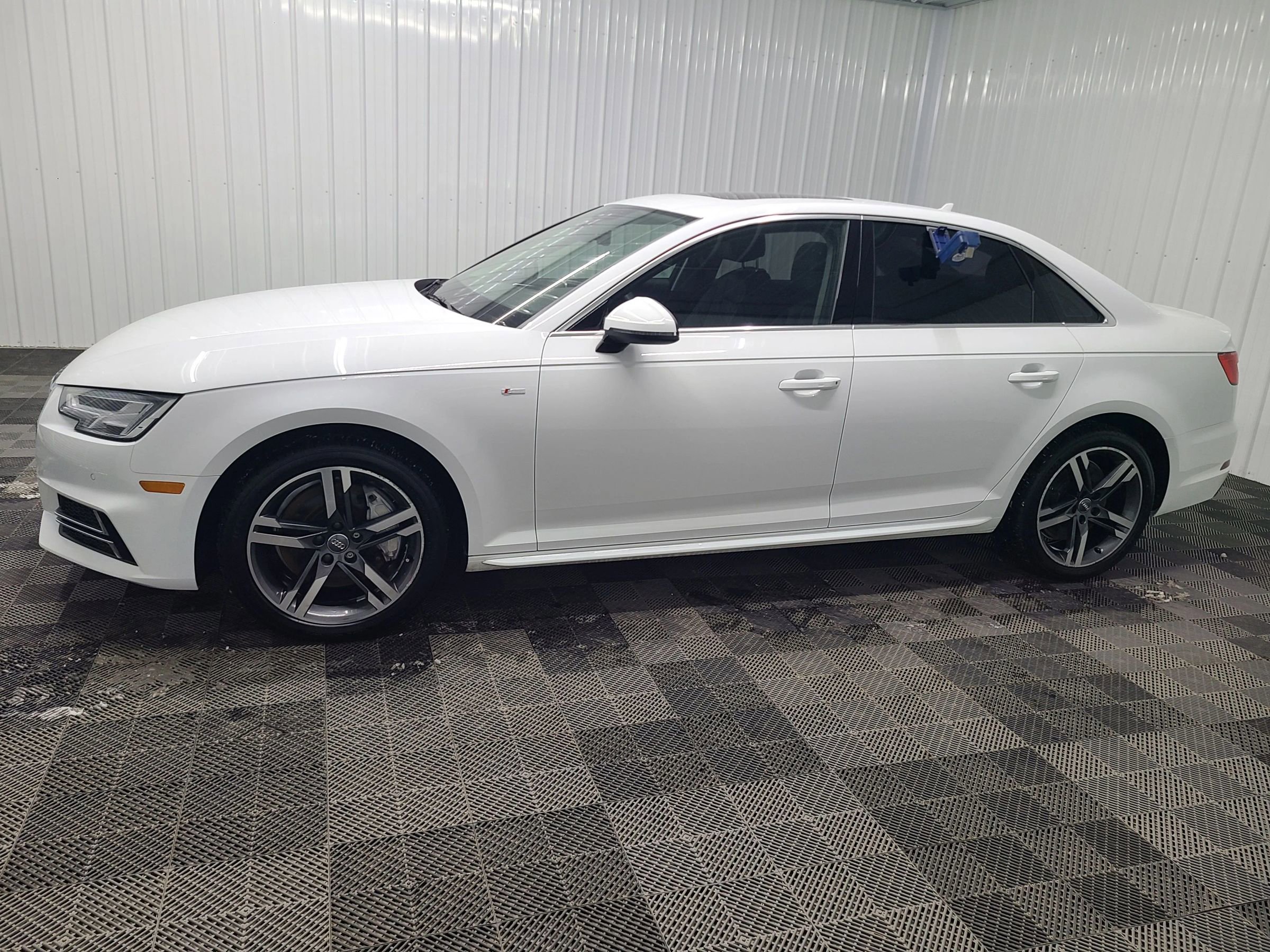 Used 2017 Audi A4 2.0T Premium Plus w/ Premium Plus Package image 7