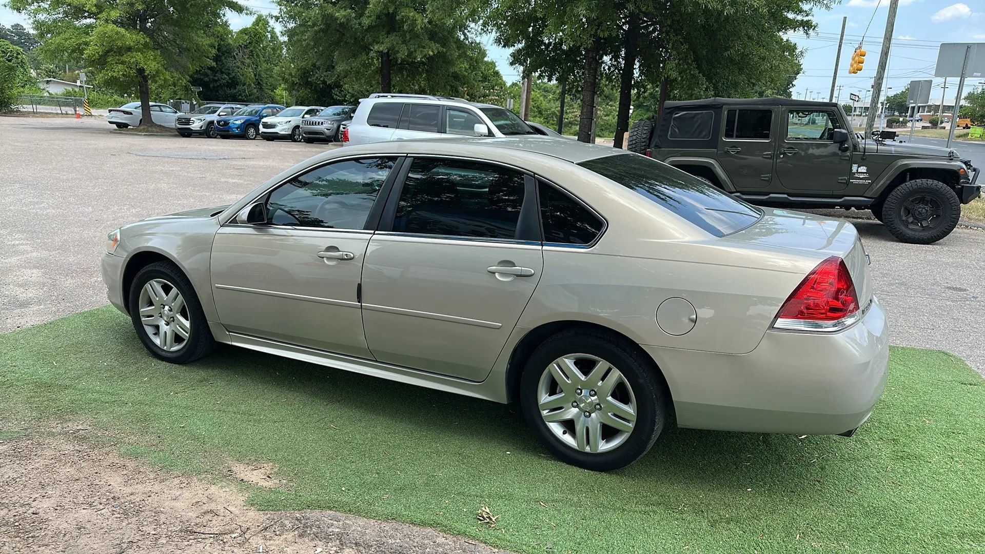 Used 2012 Chevrolet Impala LT FWD image 4