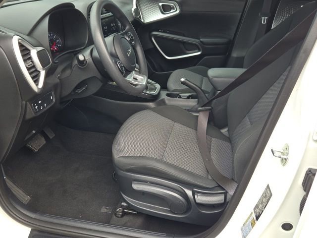 Used 2022 Kia Soul LX w/ Technology Package image 12