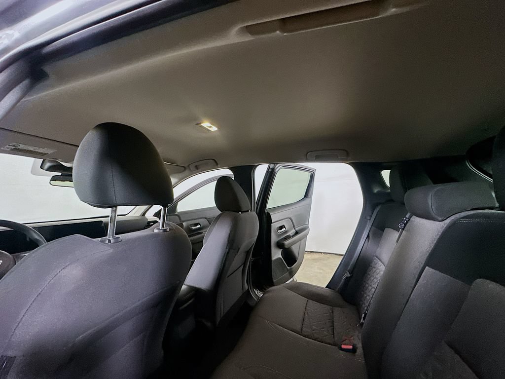 Used 2025 Nissan Kicks SV FWD image 13