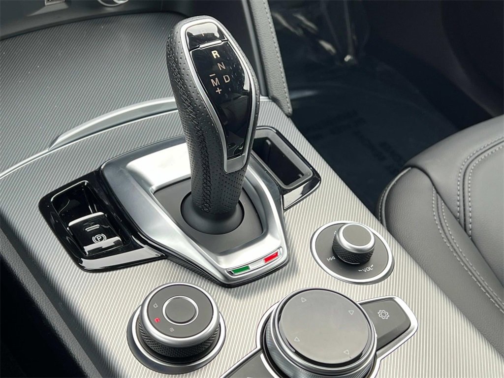 New 2025 Alfa Romeo Stelvio Sprint image 23