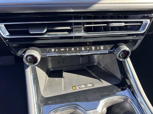 New 2026 Chevrolet Traverse LT w/ Driver Confidence Package image 24