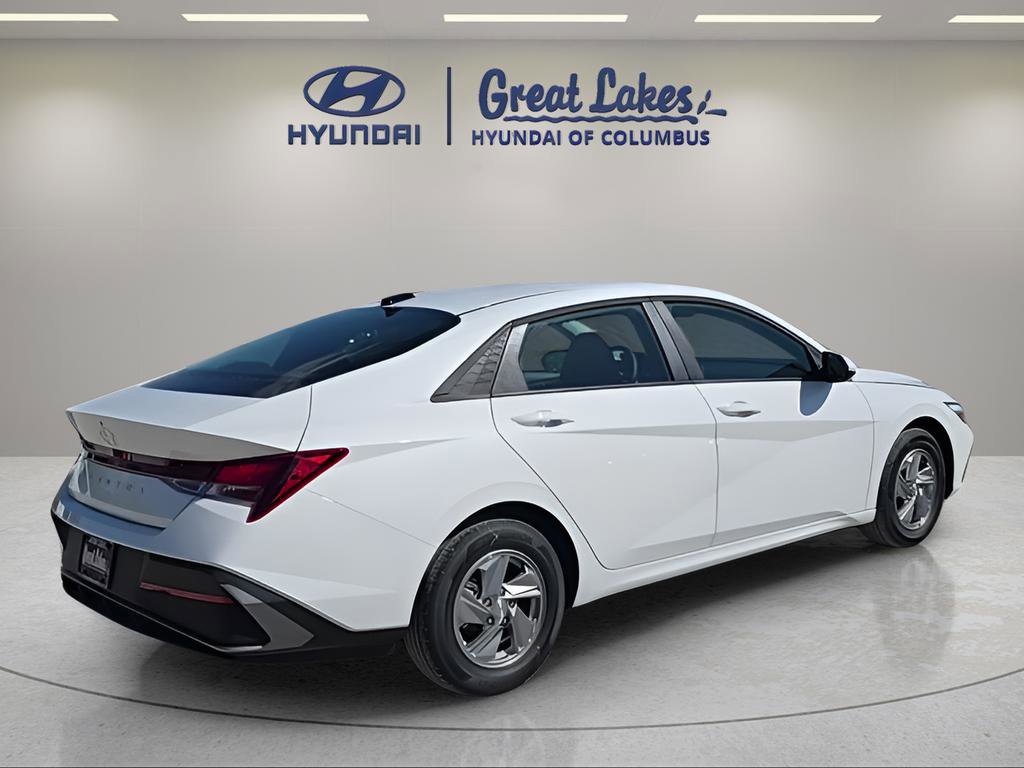 New 2026 Hyundai Elantra SE FWD image 5