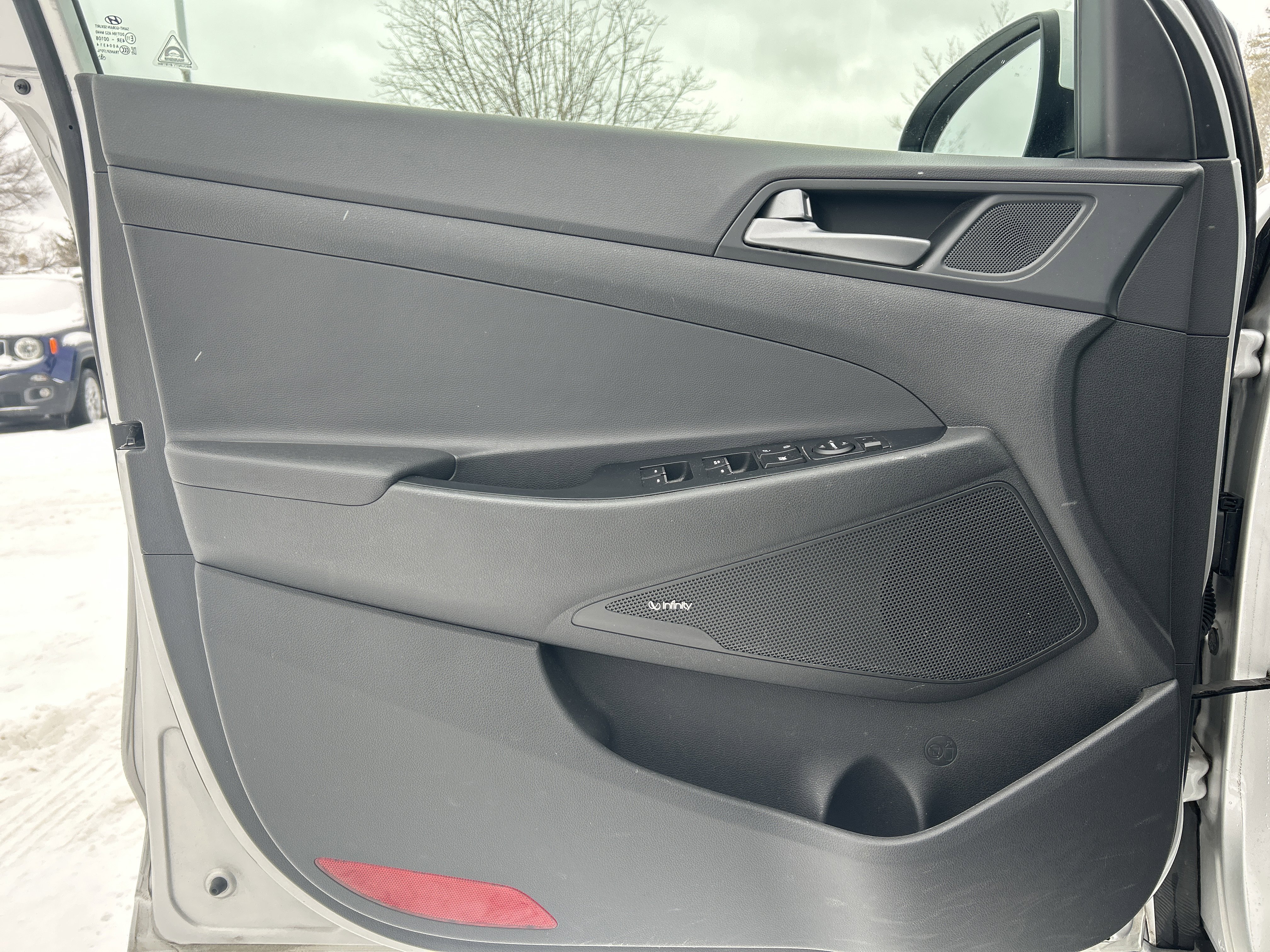 Used 2017 Hyundai Tucson Limited w/ Cargo Package image 12