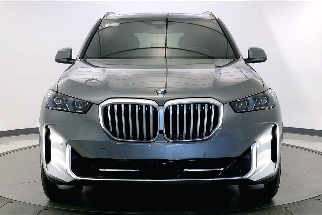 Certified 2026 BMW X5 xDrive40i AWD/4WD image 2