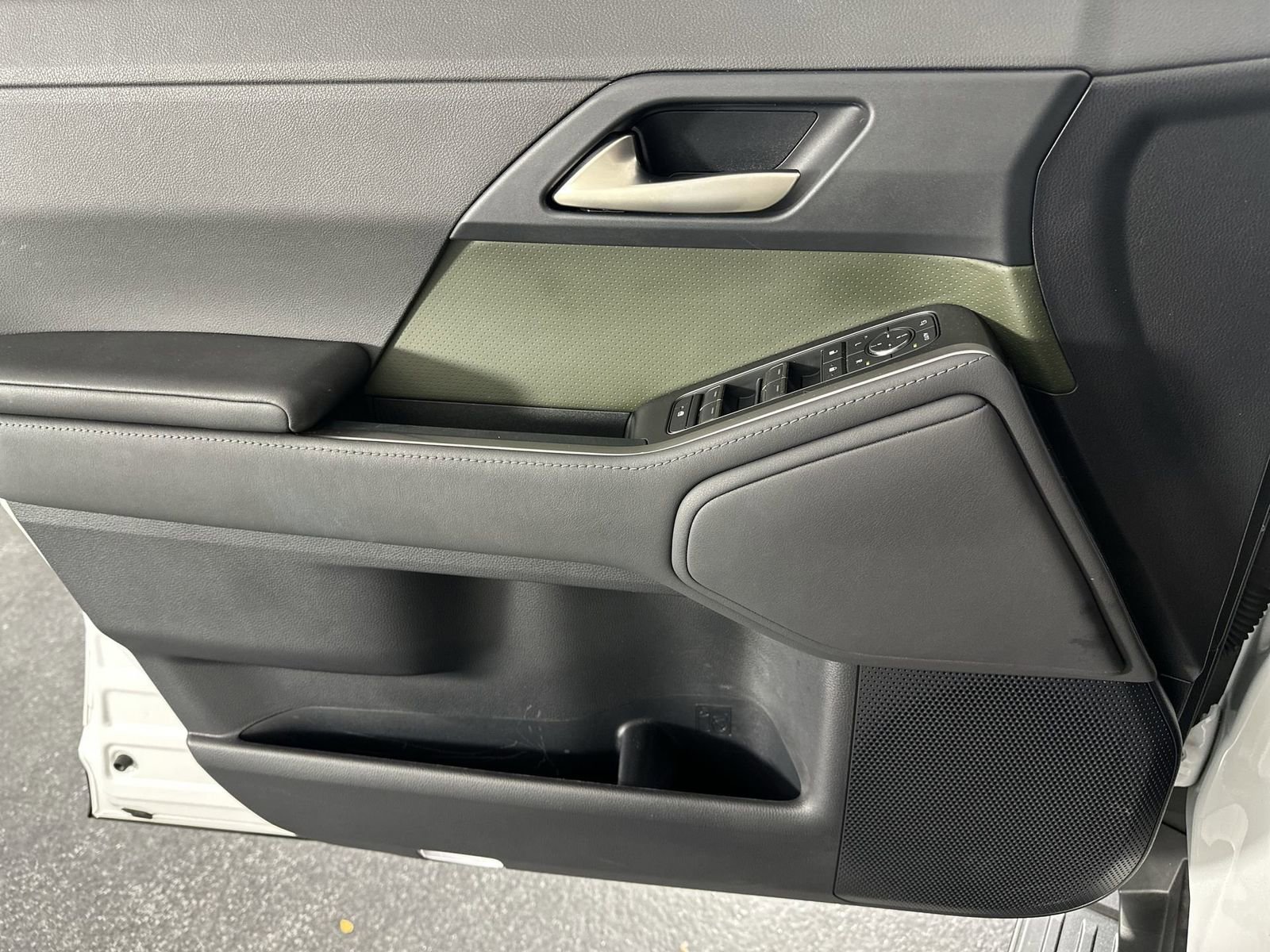 Used 2024 Lexus GX 550 image 29