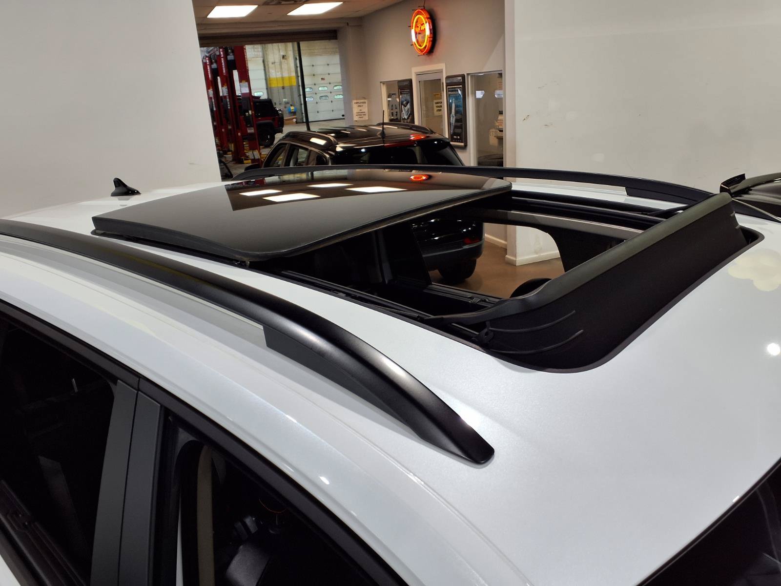 Used 2024 Volkswagen Atlas Peak Edition SEL AWD/4WD image 7