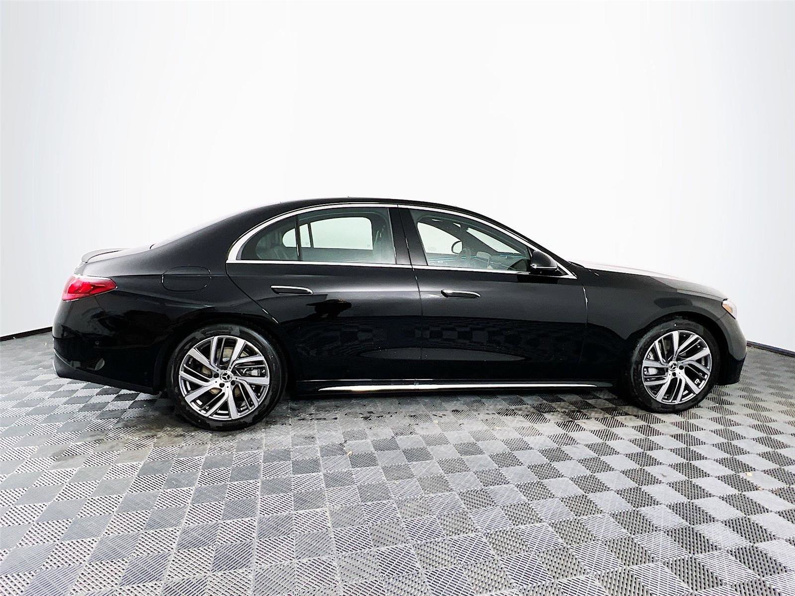 New 2026 Mercedes-Benz E 350 4MATIC Sedan image 7