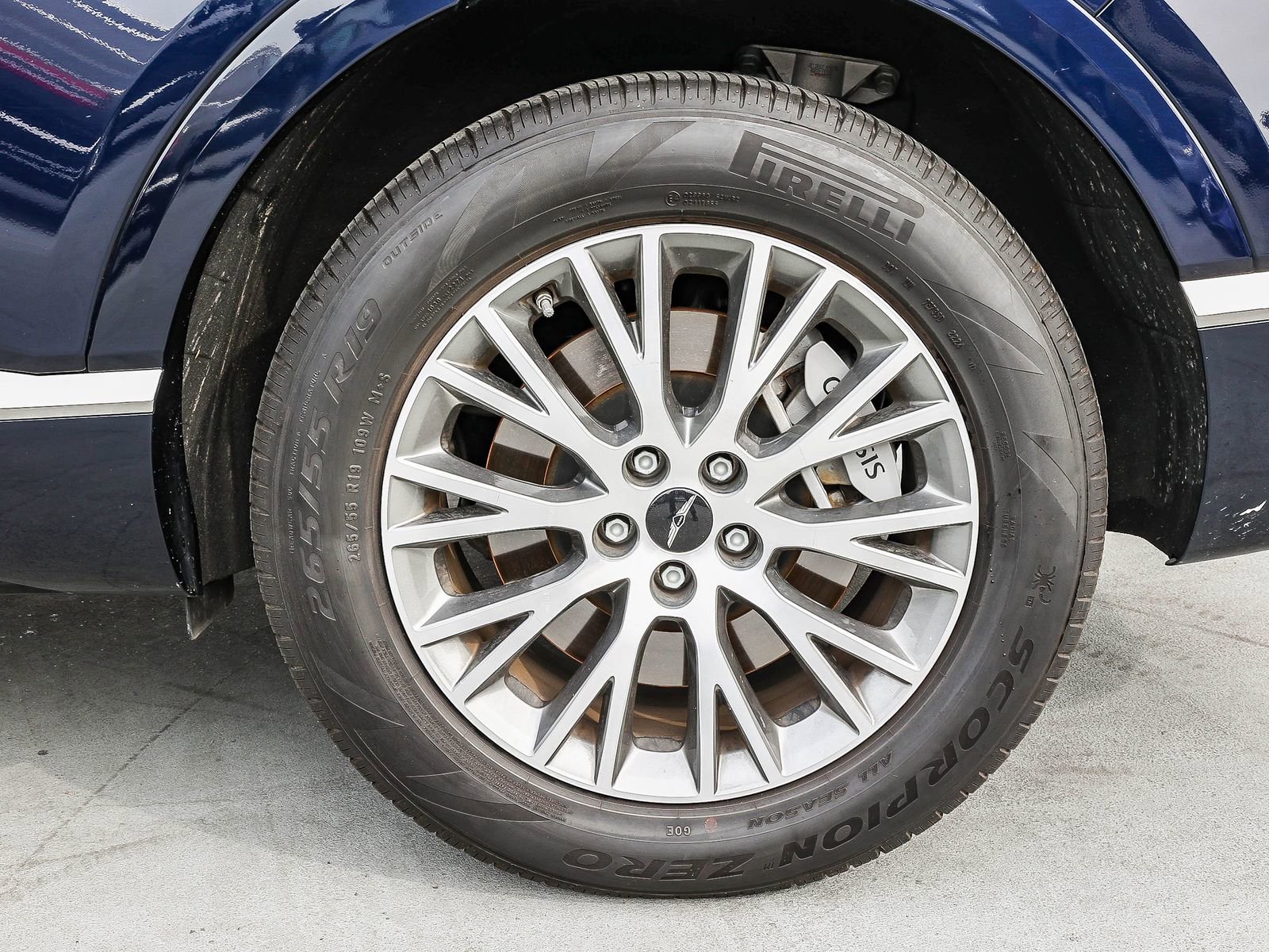 Used 2025 Genesis GV80 2.5T Standard image 8