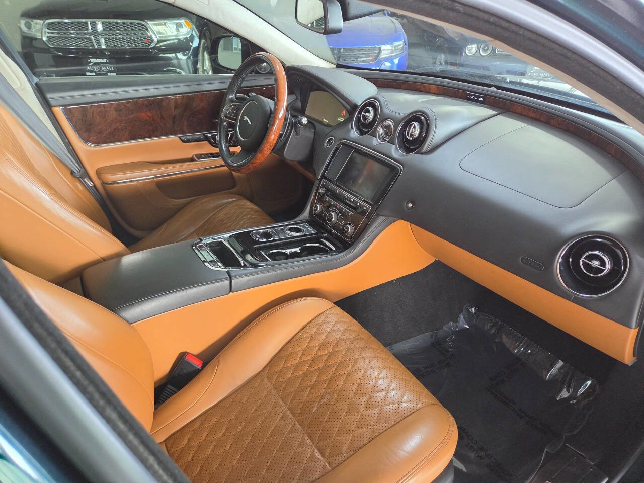 Used 2016 Jaguar XJ L Portfolio AWD/4WD image 24