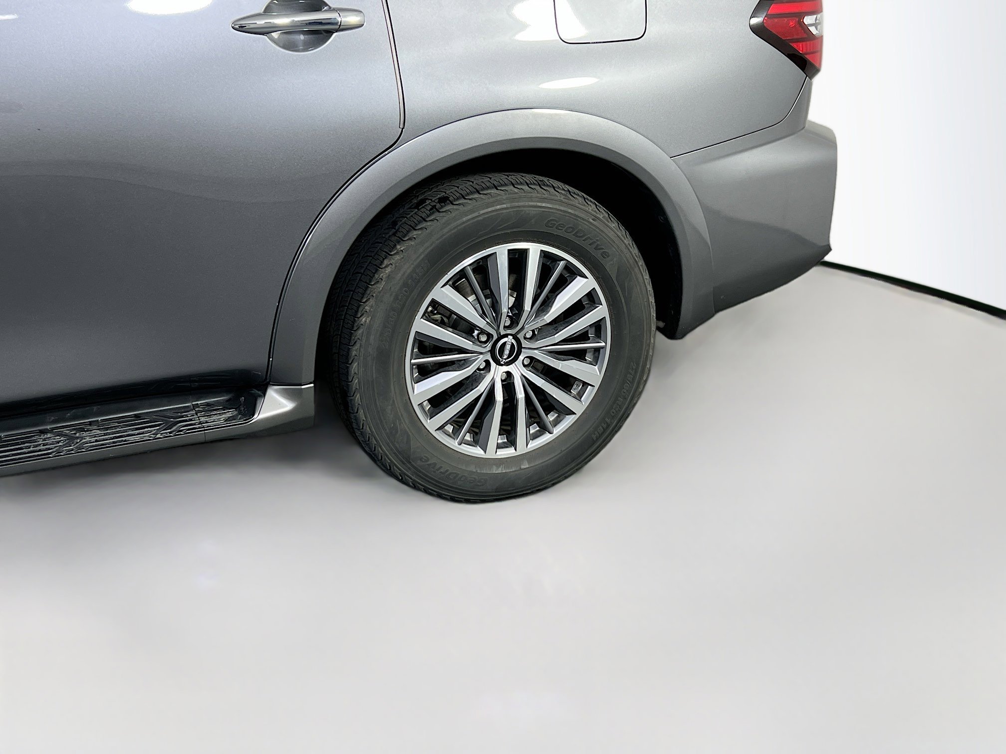 Used 2022 Nissan Armada SL w/ Captain's Chairs Package image 31