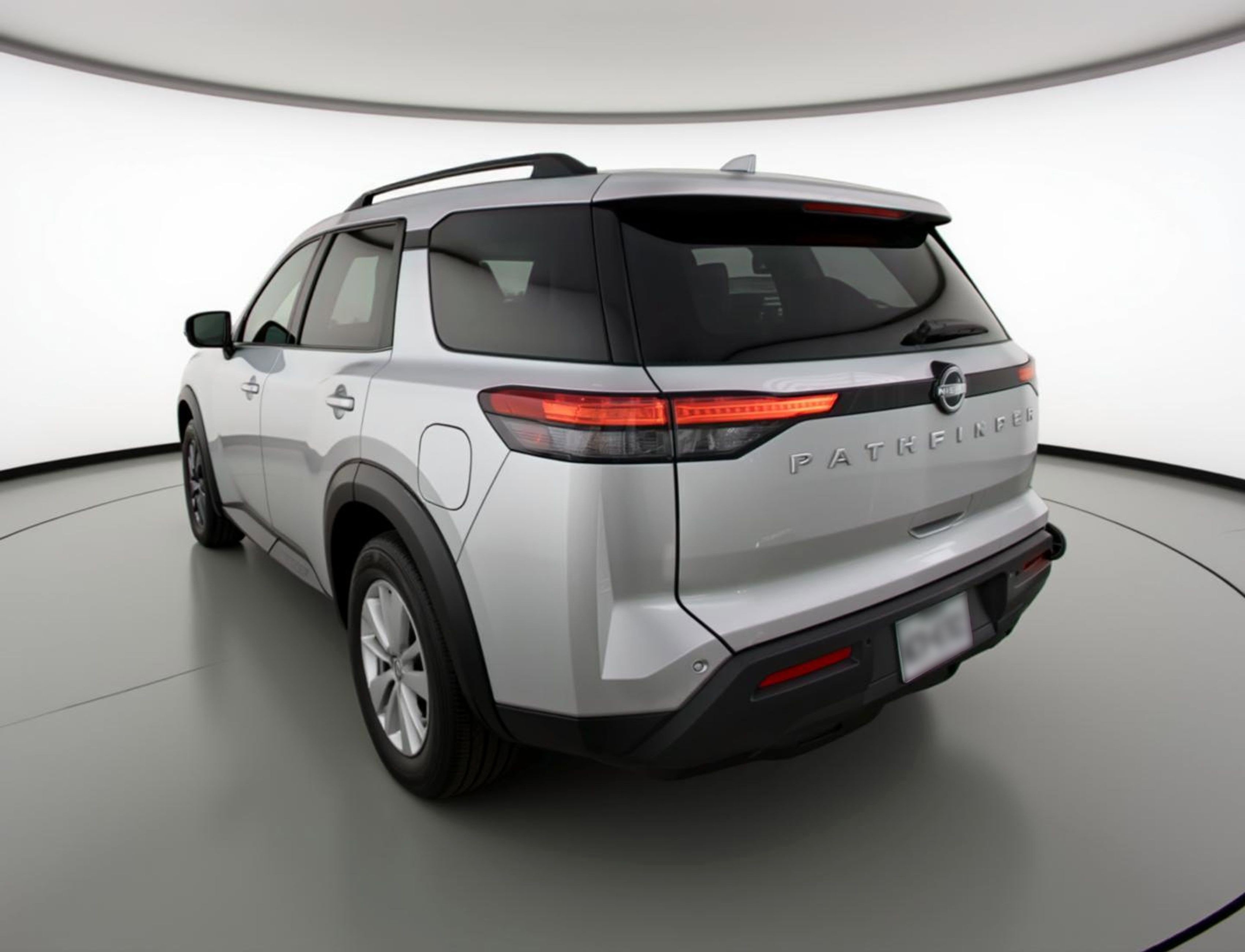 Used 2025 Nissan Pathfinder SV image 6