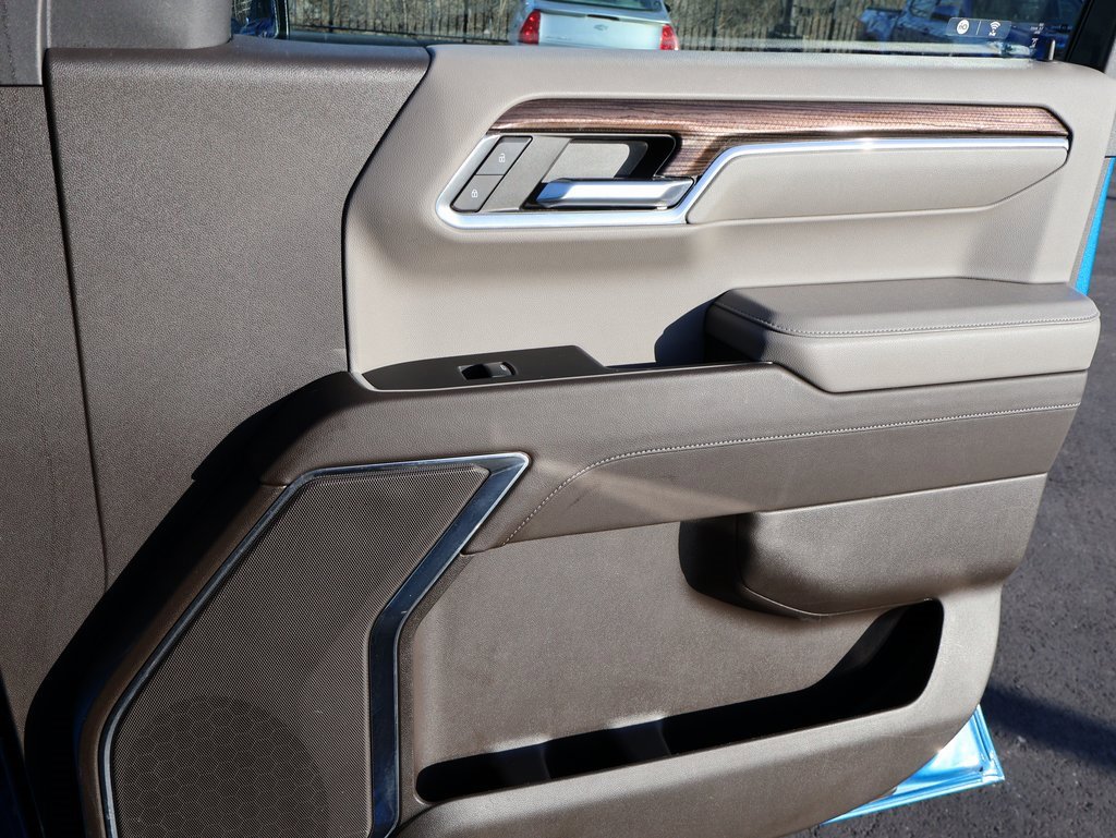 Used 2023 Chevrolet Silverado 1500 LT w/ Z71 Off-Road Package image 11