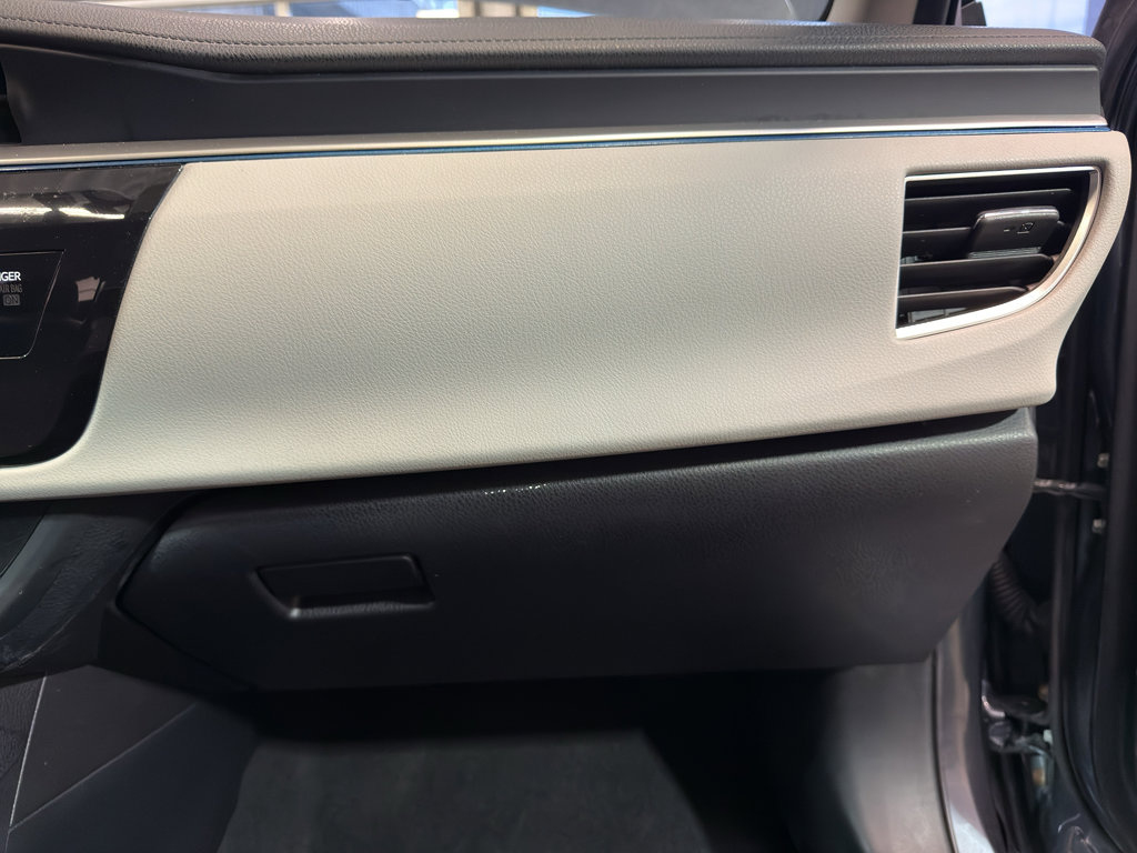Used 2015 Toyota Corolla LE image 23