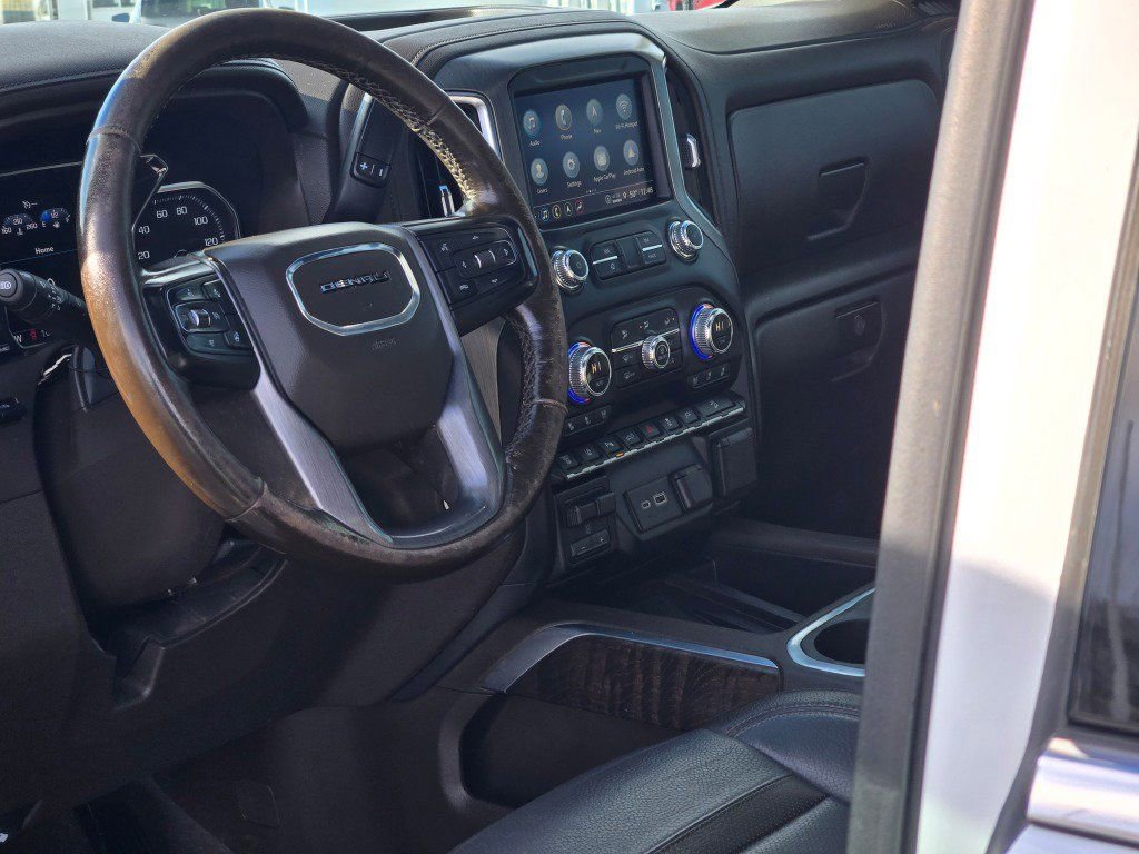 Used 2021 GMC Sierra 3500 Denali w/ Technology Package image 28