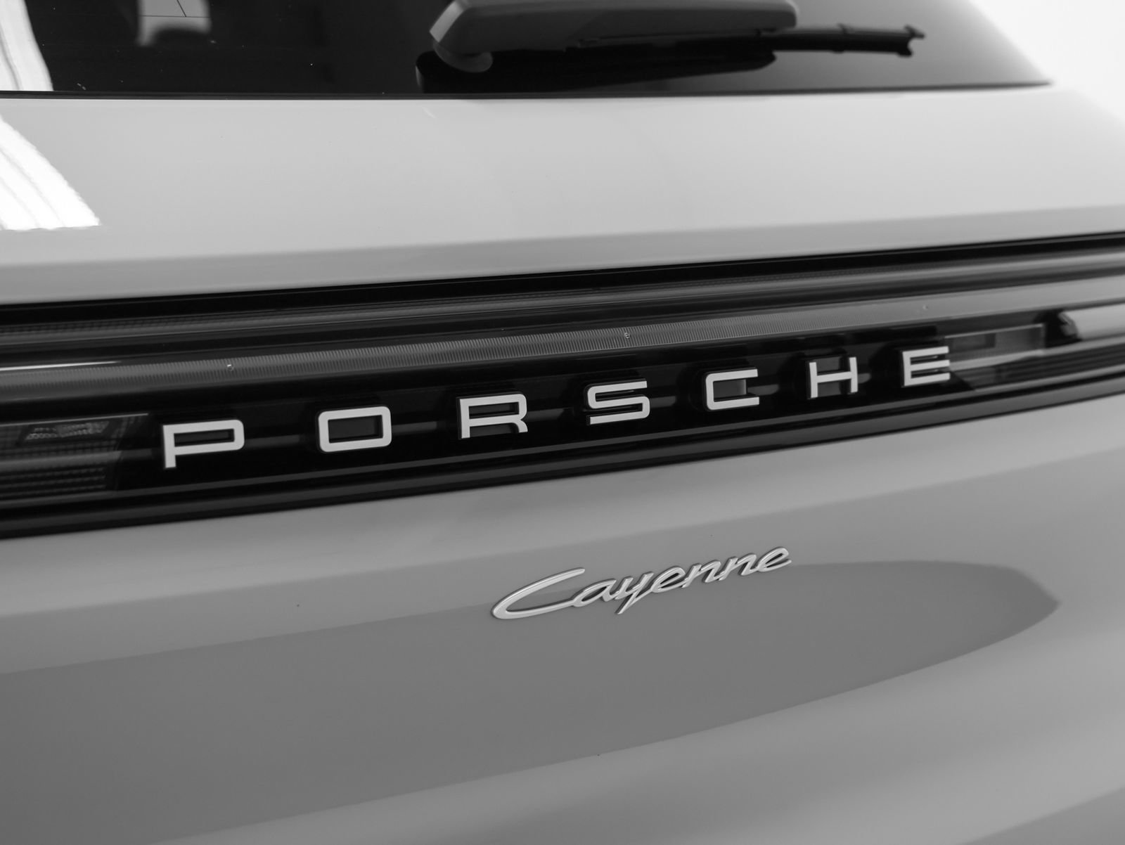 Certified 2025 Porsche Cayenne AWD/4WD image 20