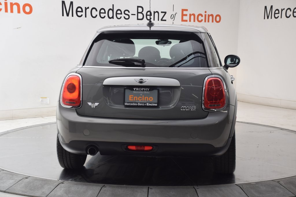 Used 2015 MINI Cooper 4-Door Hardtop image 5