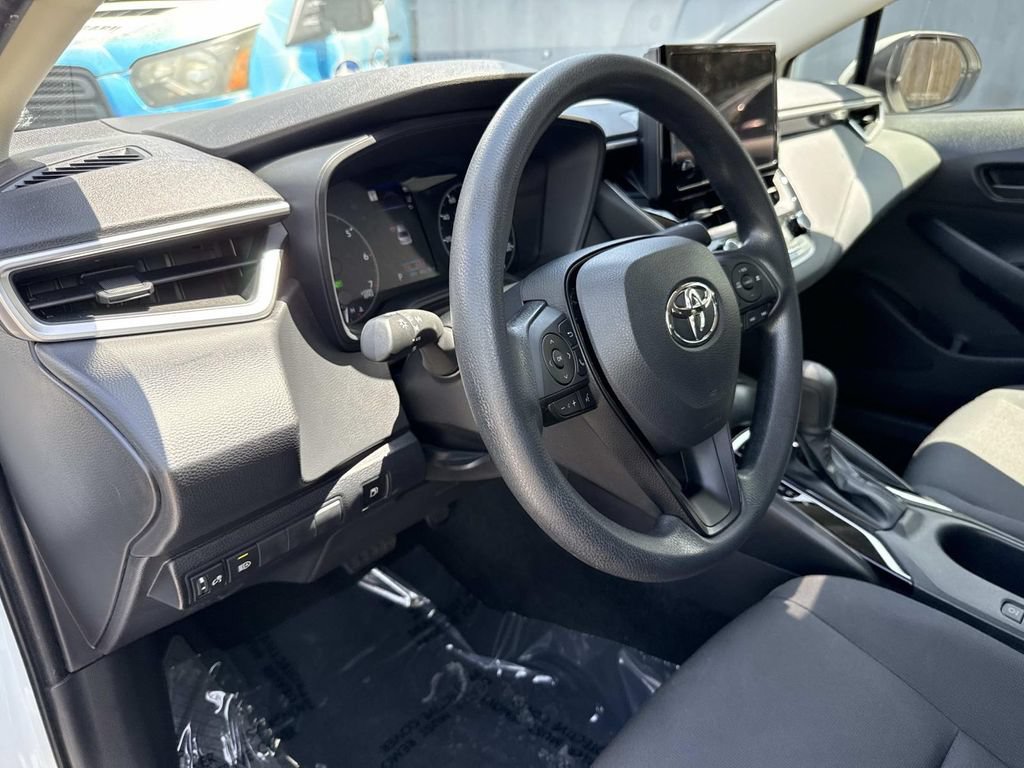 Used 2023 Toyota Corolla LE FWD image 23