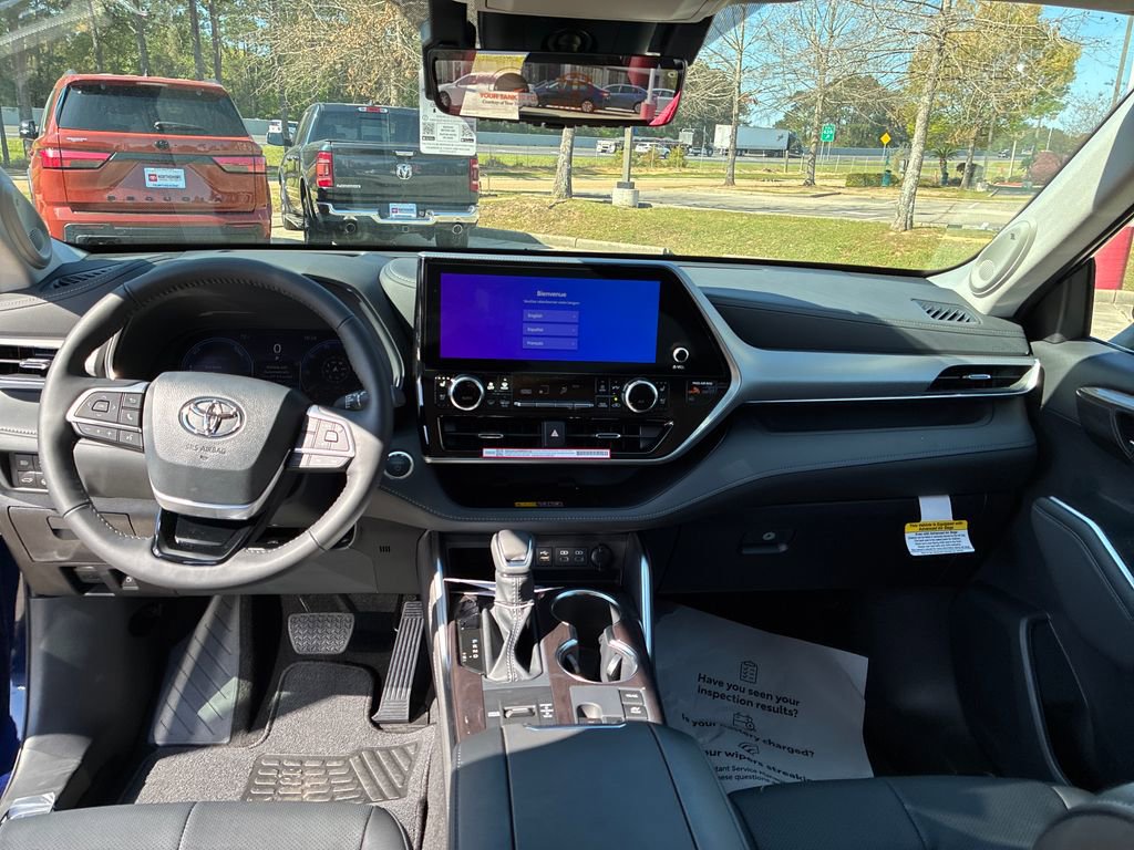 New 2026 Toyota Highlander Platinum image 19
