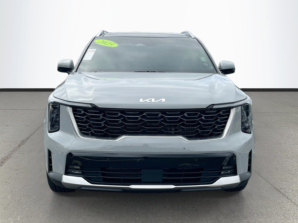 Used 2025 Kia Sorento EX w/ Panoramic Sunroof Package FWD image 2