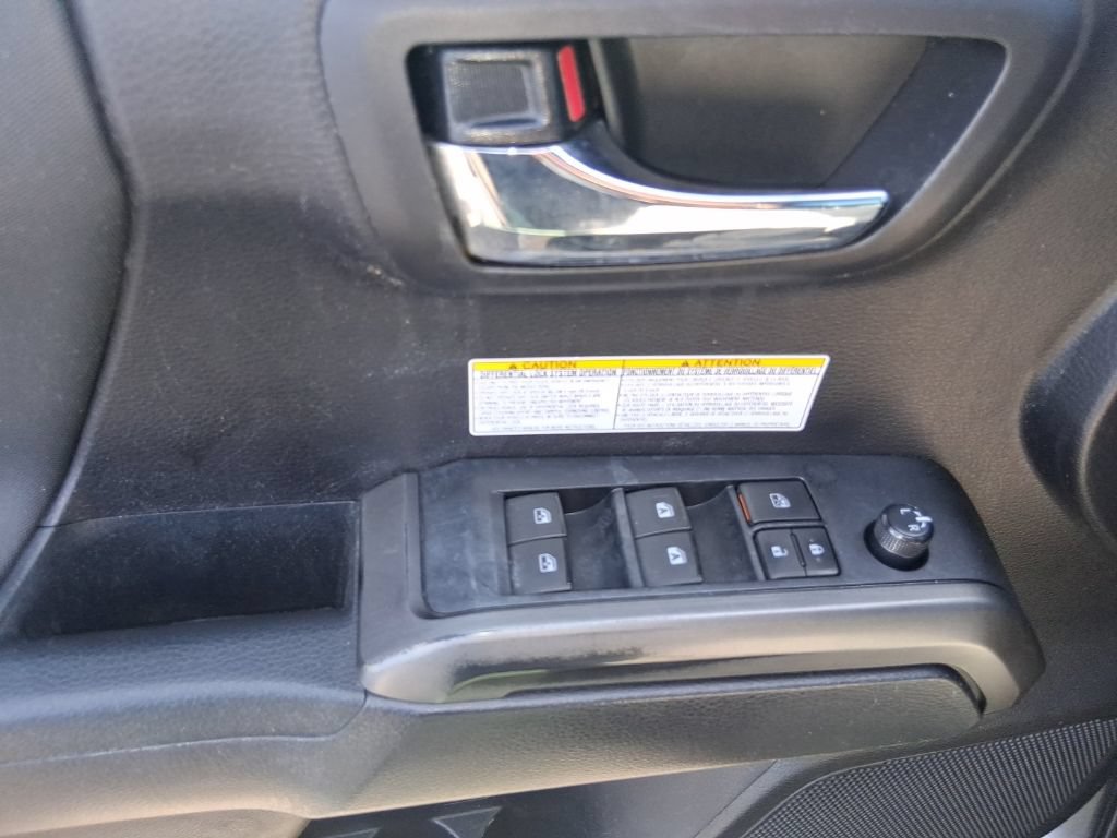 Used 2020 Toyota Tacoma TRD Off-Road AWD/4WD image 10
