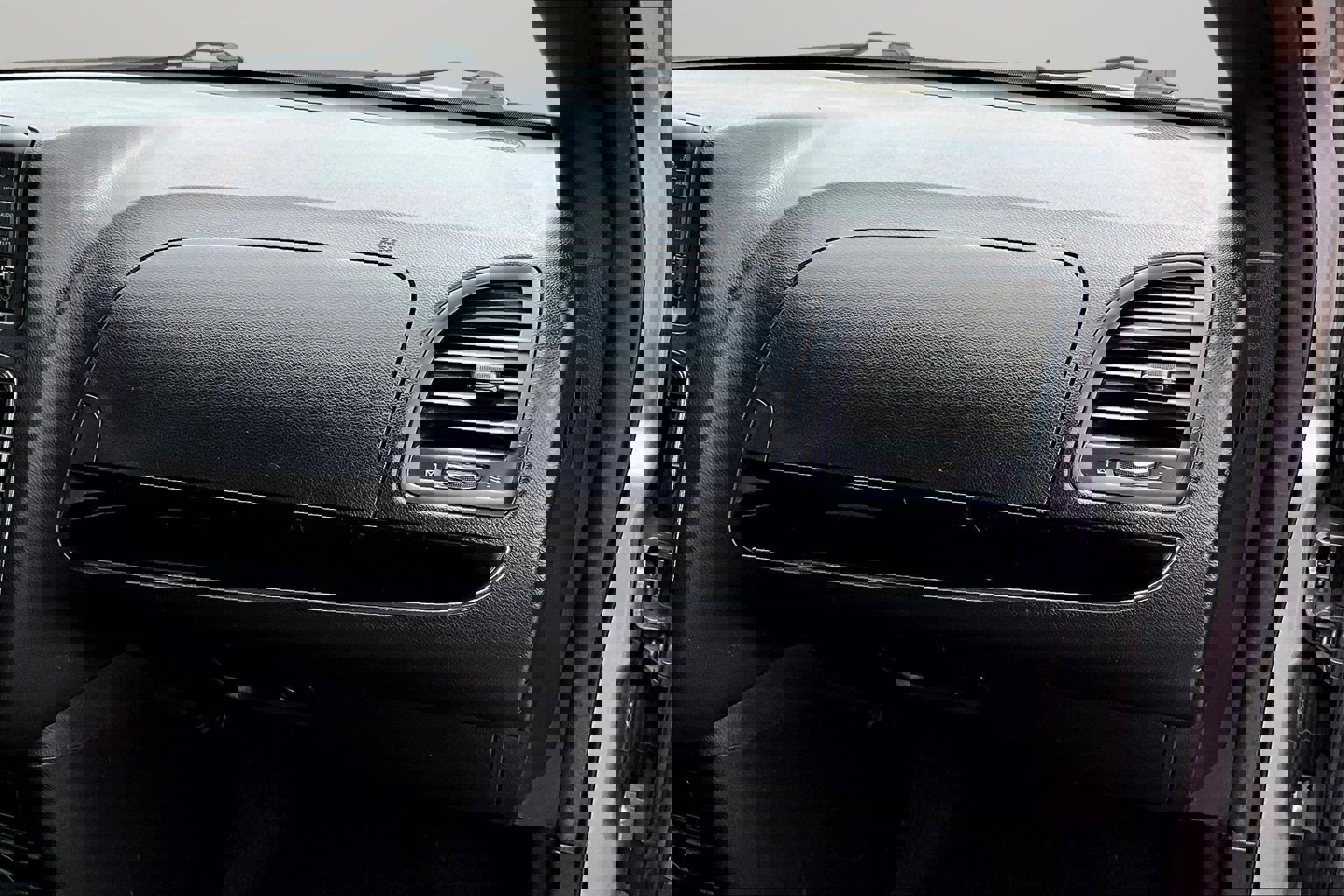 Used 2017 Dodge Grand Caravan SE image 21