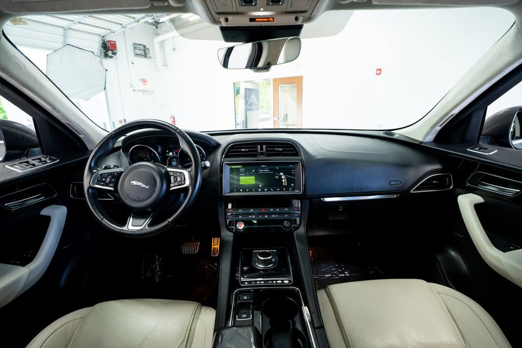Used 2019 Jaguar F-PACE Prestige AWD/4WD image 45