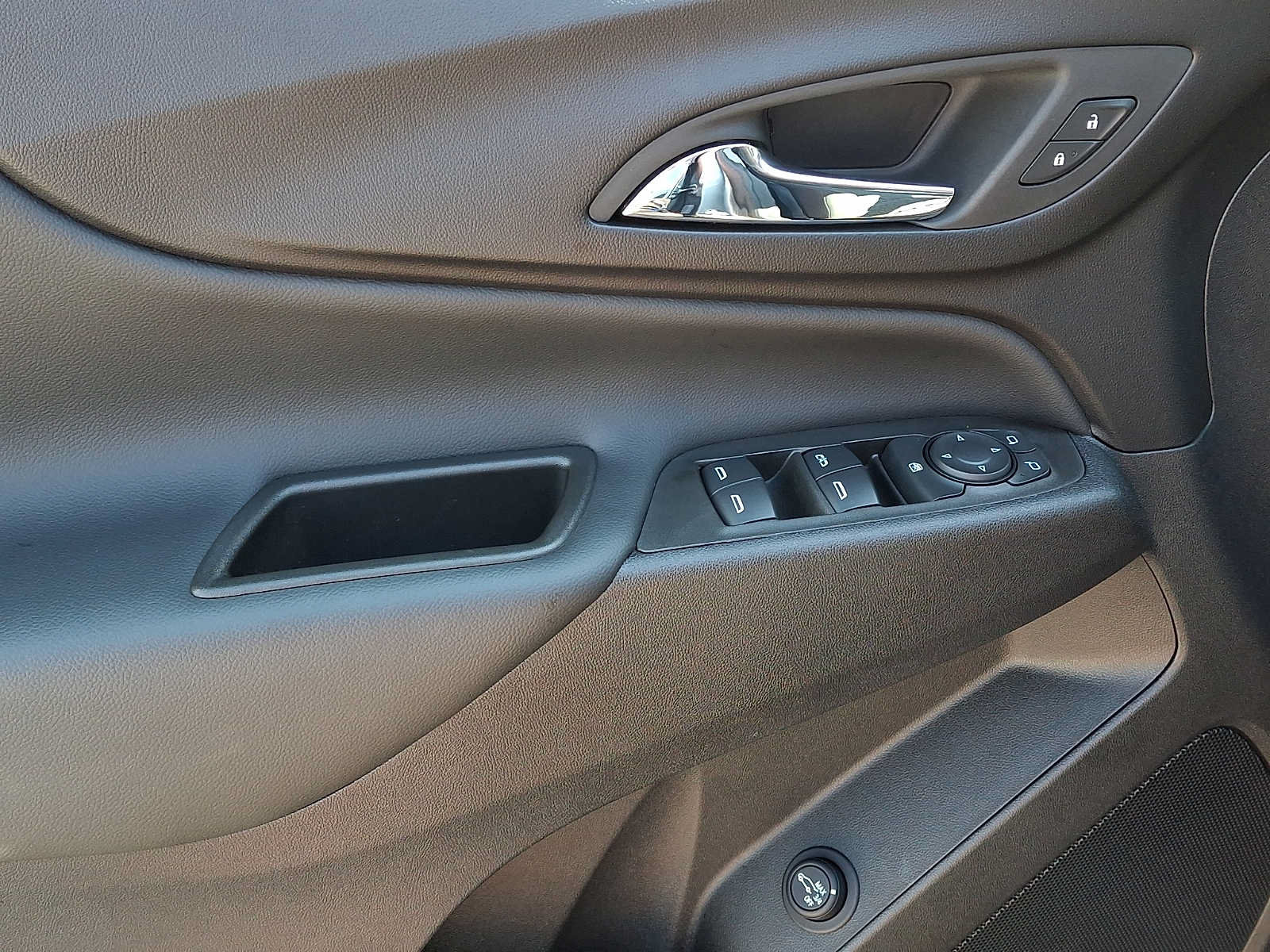 Certified 2024 Chevrolet Equinox LT FWD image 12